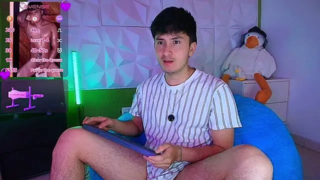 santyago taylor online show from October 3, 2025, 7:04 pm