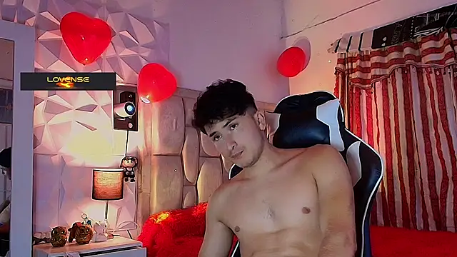 santyago taylor online show from March 4, 2025, 6:50 pm