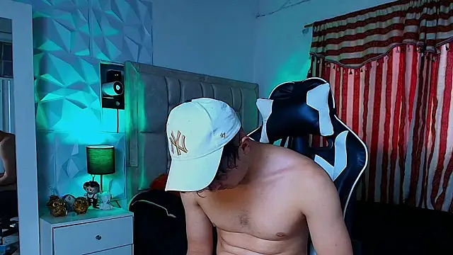 santyago taylor online show from February 5, 2025, 10:01 pm