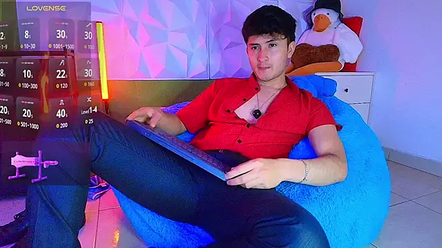 santyago taylor online show from September 30, 2025, 6:36 pm