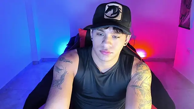 LuciferM Star online show from December 3, 2025, 2:34 am