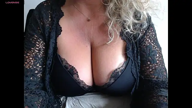 JenniLowen online show from July 2, 2026, 9:15 am