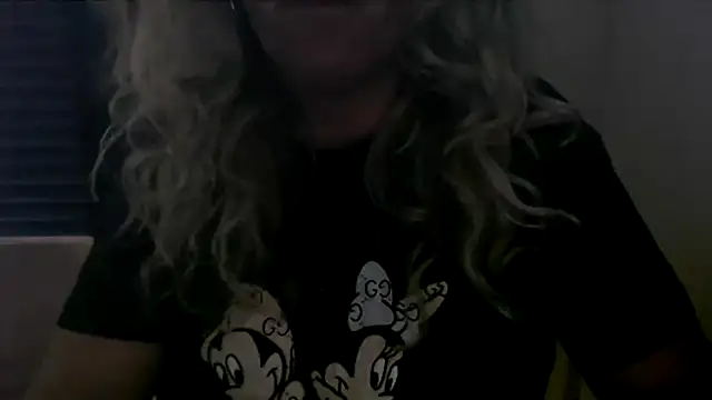 Snapshot of JenniLowen chatting on October 13, 2025, 12:07 pm JenniLowen online show from October 13, 2025, 12:07 pm