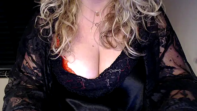 JenniLowen online show from February 5, 2025, 6:26 pm
