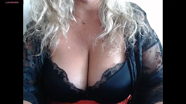 JenniLowen online show from June 28, 2026, 6:09 am