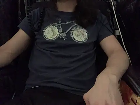 skatebored online show from April 13, 2026, 7:40 pm