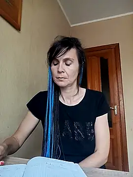 Francenia lolis online show from October 3, 2025, 9:22 am