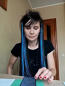 Francenia lolis online show from October 2, 2025, 8:50 am