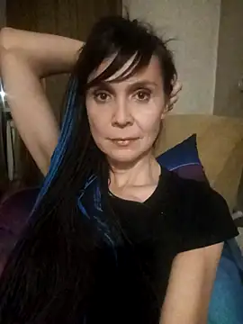 Francenia lolis online show from October 19, 2025, 7:27 pm