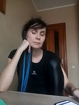 Francenia lolis online show from October 24, 2025, 9:19 am