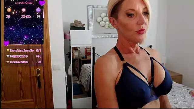 british milf1970 online show from February 17, 2025, 4:28 pm