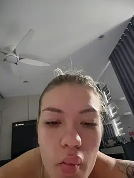 Snapshot of -Sexy_Barbie- chatting on February 15, 2026, 4:13 am -Sexy Barbie- online show from February 15, 2026, 4:13 am