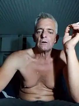 Snapshot of NICJOHNS chatting on January 12, 2026, 8:15 pm NICJOHNS online show from January 12, 2026, 8:15 pm