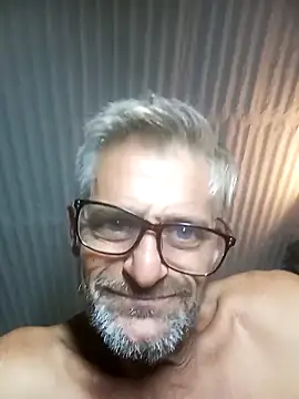 Snapshot of NICJOHNS chatting on February 24, 2025, 8:36 pm NICJOHNS online show from February 24, 2025, 8:36 pm