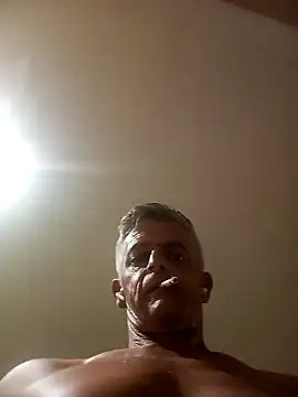 Snapshot of NICJOHNS chatting on December 24, 2024, 5:05 am NICJOHNS online show from December 24, 2024, 5:05 am