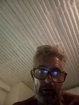 Snapshot of NICJOHNS chatting on February 26, 2025, 2:19 am NICJOHNS online show from February 26, 2025, 2:19 am