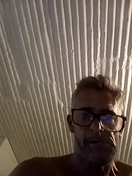 Snapshot of NICJOHNS chatting on February 17, 2025, 7:44 pm NICJOHNS online show from February 17, 2025, 7:44 pm