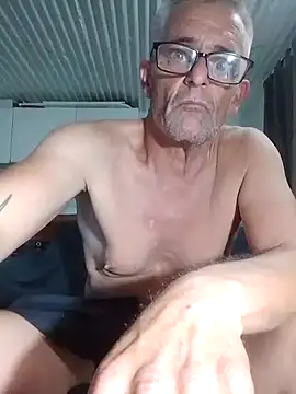 Snapshot of NICJOHNS chatting on January 15, 2026, 6:11 pm NICJOHNS online show from January 15, 2026, 6:11 pm