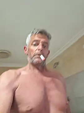 Snapshot of NICJOHNS chatting on December 20, 2024, 10:05 am NICJOHNS online show from December 20, 2024, 10:05 am