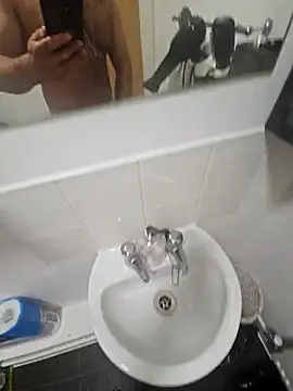 Snapshot of eric69_69 chatting on October 8, 2025, 5:20 am eric69 69 online show from October 8, 2025, 5:20 am