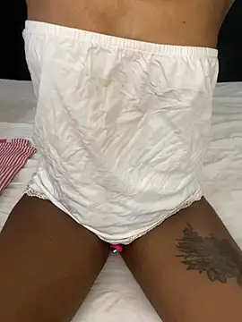 juliya Les online show from April 11, 2026, 9:24 am