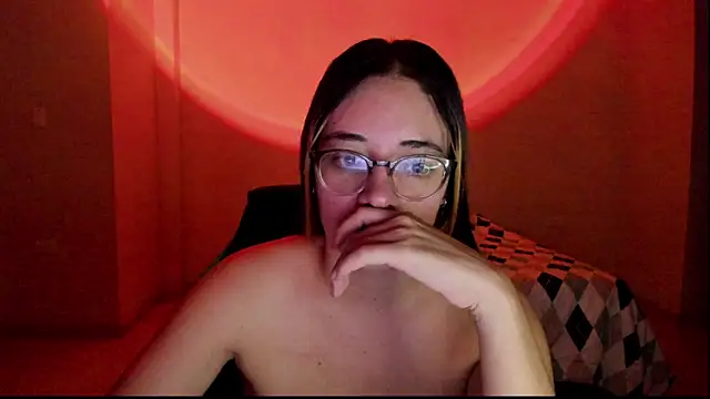 Snapshot of atenas_05_ chatting on October 8, 2025, 9:22 am atenas 05 online show from October 8, 2025, 9:22 am