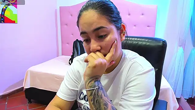 lizzaxs online show from November 1, 2025, 1:27 pm