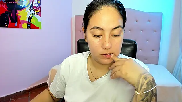 lizzaxs online show from October 29, 2025, 1:21 pm