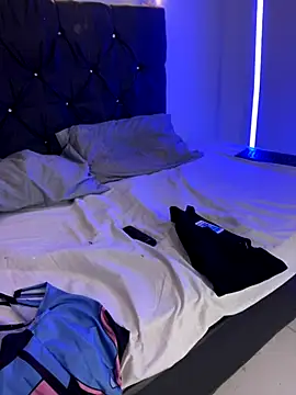 alisson carolina73 online show from October 24, 2025, 4:22 am