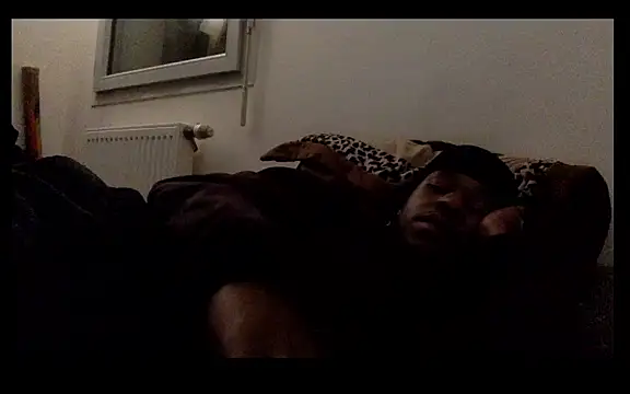 Snapshot of POPAYE972 chatting on February 18, 2026, 10:39 pm POPAYE972 online show from February 18, 2026, 10:39 pm