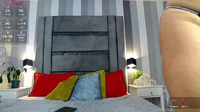 Julianewell online show from October 9, 2025, 12:28 pm