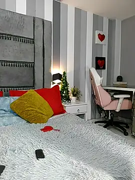 Julianewell online show from December 20, 2025, 12:52 pm