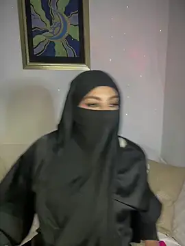 Zeynep-Lahsen online show from January 23, 2025, 1:24 pm