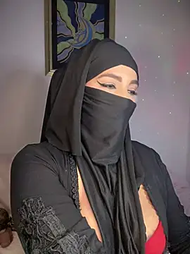 Zeynep-Lahsen online show from December 8, 2024, 3:24 pm