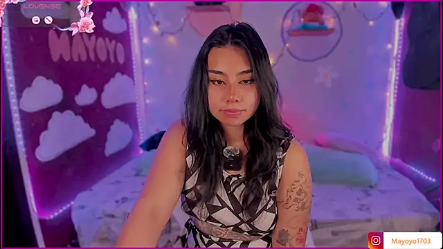 kiki cavilll online show from November 24, 2025, 3:12 pm