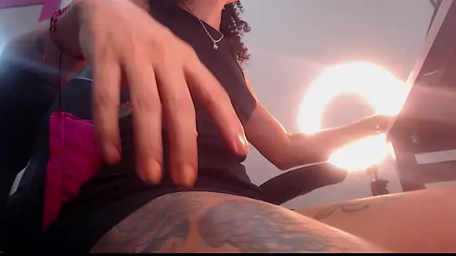 DirtyNaughXX online show from September 30, 2025, 5:24 am