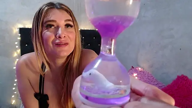 Snapshot of GeovannaFranco chatting on February 13, 2025, 8:34 pm GeovannaFranco online show from February 13, 2025, 8:34 pm