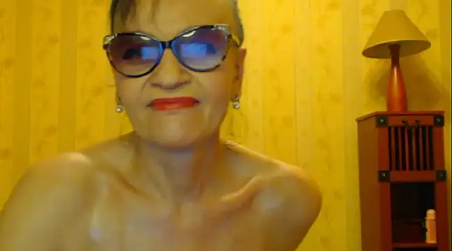 Valentina3859 online show from March 11, 2025, 8:19 am