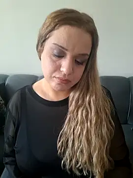 Snapshot of cansuozell chatting on October 26, 2025, 1:11 pm cansuozell online show from October 26, 2025, 1:11 pm