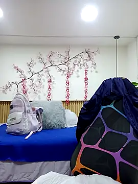 dulce celeste15 online show from April 10, 2026, 2:24 pm