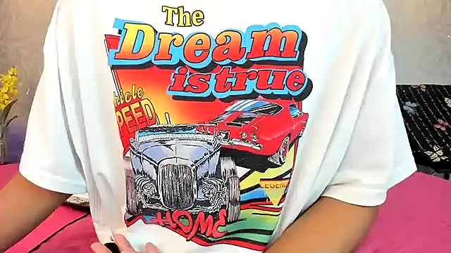 Snapshot of KOURTNEY-- chatting on January 10, 2026, 2:07 am KOURTNEY-- online show from January 10, 2026, 2:07 am