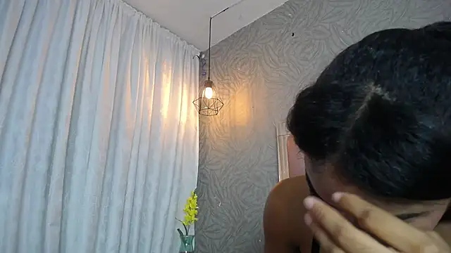 Snapshot of KOURTNEY-- chatting on November 9, 2025, 2:48 am KOURTNEY-- online show from November 9, 2025, 2:48 am