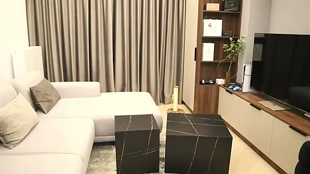 Snapshot of IrisNoire chatting on September 17, 2025, 8:00 pm IrisNoire online show from September 17, 2025, 8:00 pm