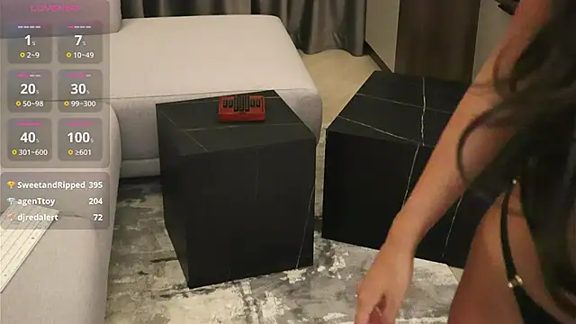 Snapshot of IrisNoire chatting on February 16, 2025, 11:17 pm IrisNoire online show from February 16, 2025, 11:17 pm