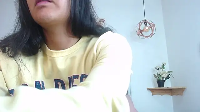 mia aira online show from February 11, 2025, 11:33 pm