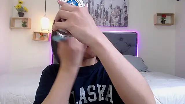 mia aira online show from October 16, 2025, 4:15 pm