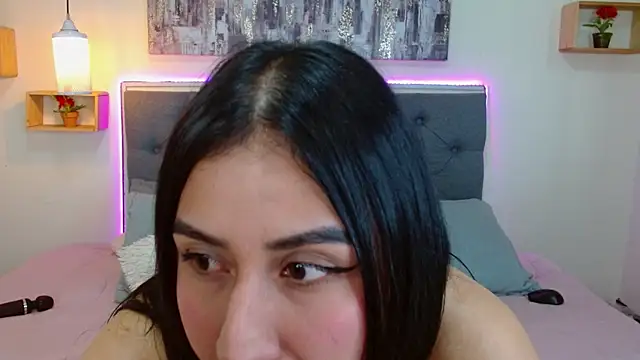 mia aira online show from November 20, 2025, 3:45 pm