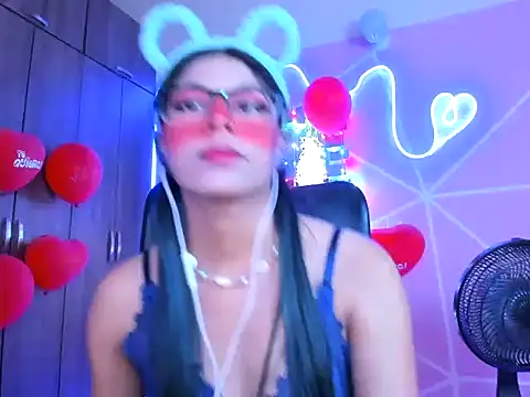  ALLYSON18  online show from February 19, 2025, 2:33 pm