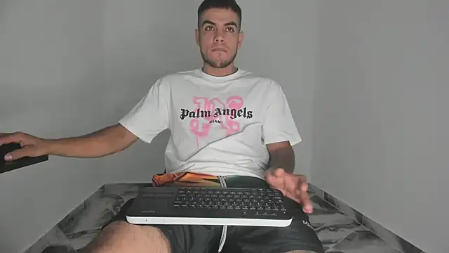 mikee scooth online show from November 17, 2025, 5:50 pm