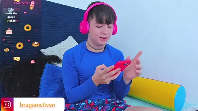 Snapshot of Bragam_Stiven chatting on October 4, 2025, 10:39 am Bragam Stiven online show from October 4, 2025, 10:39 am